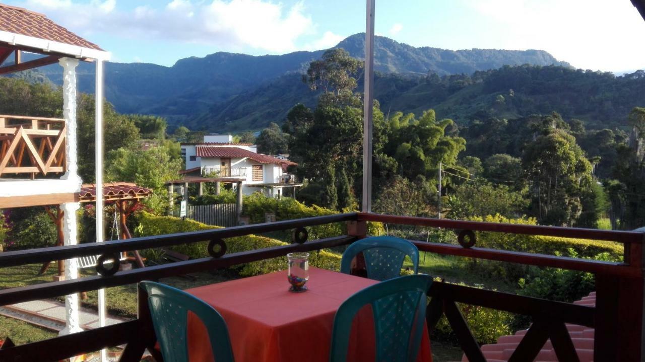Hospedaje Rural La Boira Jardín Extérieur photo